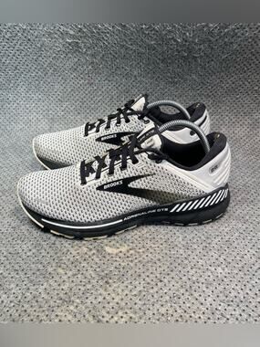 Brooks Adrenaline GTS 22 Black White Running Shoes Size 11 Women’s